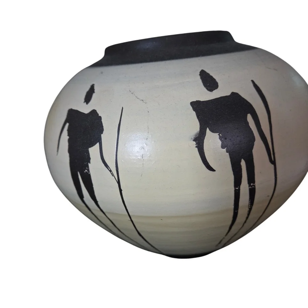 Yiri Unique Ceramic Vase Decorative Art Pottery Tribal Figures Black‎ Cream